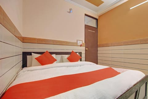 OYO Park View Guest House Near EDM Mall Hotel in Noida