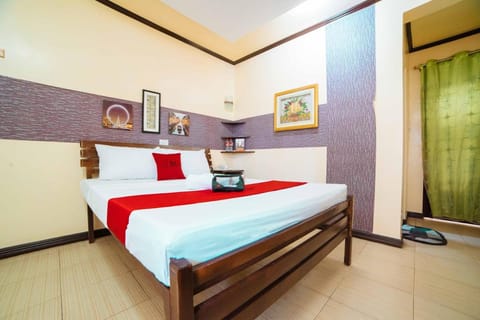 RedDoorz at Tagaytay Road - Vaccinated Staff Hotel in Tagaytay