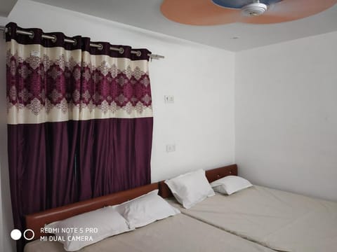 New Hotel Yatri Niwas Vacation rental in Varanasi