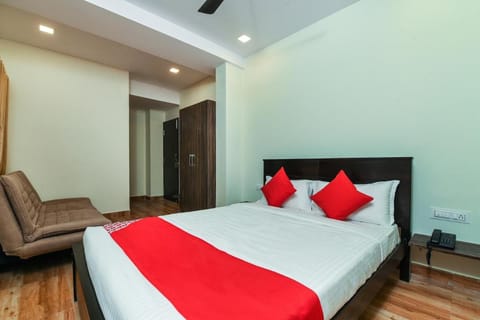 Super OYO Akshaya Bheemaas Inn Vacation rental in Vijayawada