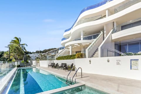 Beachfront luxury, Hastings Street Vacation rental in Noosa Heads