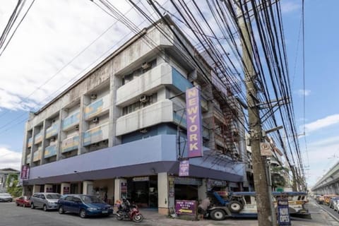 OYO 920 New York Hotel Miami Hotel in Quezon City