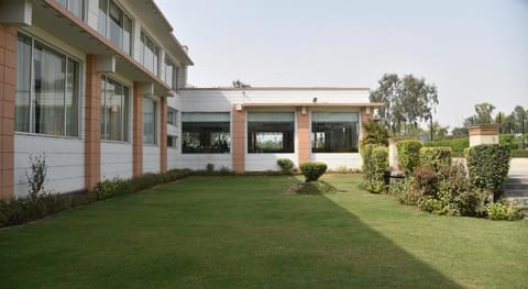 Opulent By Udman Chattarpur Vacation rental in New Delhi