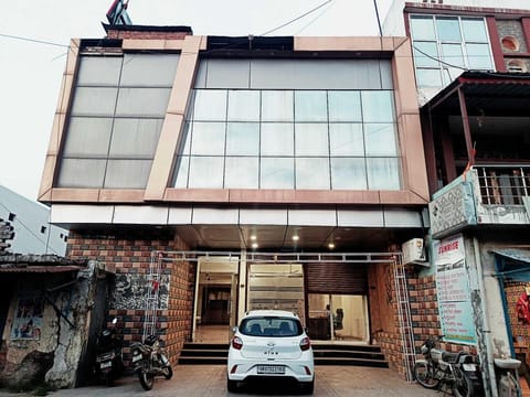 OYO Flagship Sunrise Inn Guest House Vacation rental in Dehradun