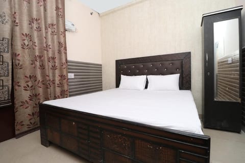 Flagship Hotel Arya Hotel in Chandigarh