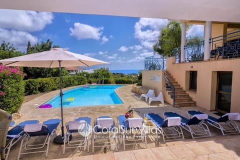 Exceptional Large Villa, Private Heated Pool, Complete Privacy, Prime Location Vacation rental in Peyia