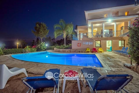 Exceptional Large Villa, Private Heated Pool, Complete Privacy, Prime Location Vacation rental in Peyia