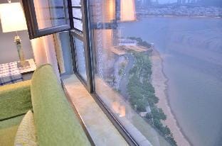 Lake view room near Brt and airport Condominio in Xiamen