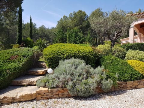 Villa Eléonore - plage à pied vue mer piscine sans vis-à-vis jardin 3600m² - Ted Home Vacation rental in La Ciotat