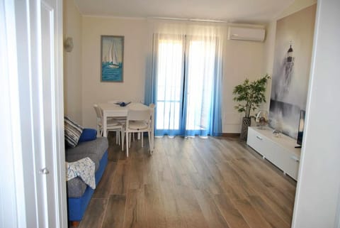 CASA DINKY Attico con terrazza vista mare Vacation rental in Formia