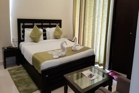Hotel Aaravam Ganga Hotel in Rishikesh