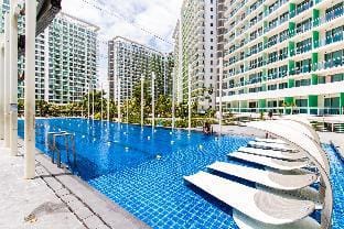 Beachfront  2 Bedroom  w/ an Awesome View @ Azure Condo in Mandaluyong