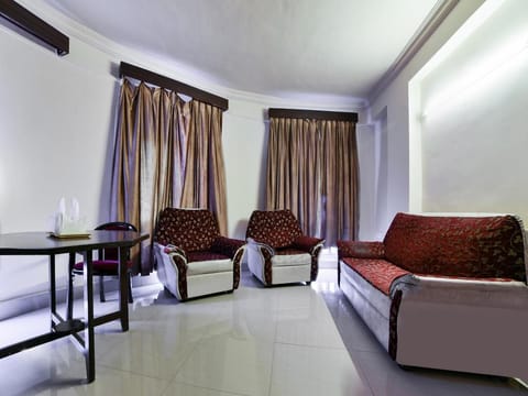 OYO Flagship 16018 Rainbow Saphire Hotel in Hyderabad