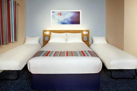 Travelodge Camberley Central Vacation rental in Camberley