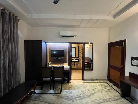 Hotel Marc Royal Vacation rental in Agra