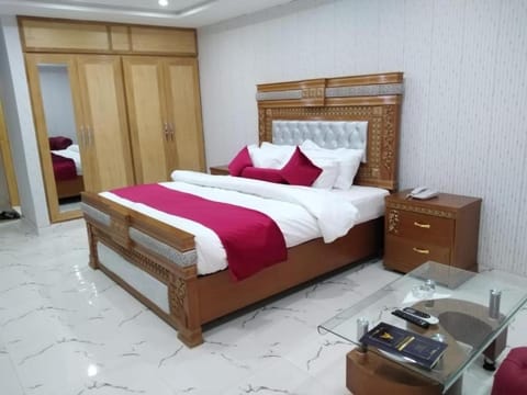 The Rich Hotel Vacation rental in Lahore