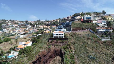 An uninterrupted 180º overlooking the Atlantic Ocean. Vacation rental in Caniço