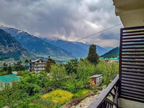 Village House - A Perfect Home Stay                                                        Vacation rental in Manali