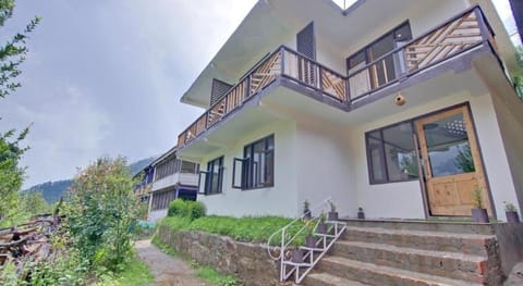 Village House - A Perfect Home Stay                                                        Vacation rental in Manali