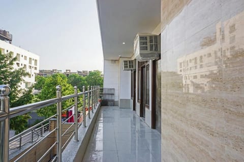 OYO 37169 Hotel Quadis Vacation rental in Noida