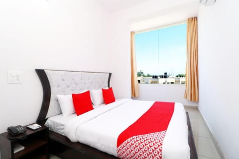 OYO Flagship Roadstar Hotel Vacation rental in Chandigarh