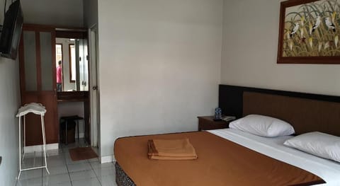 Yehezkiel Hotel Lembang Mitra RedDoorz Vacation rental in Lembang