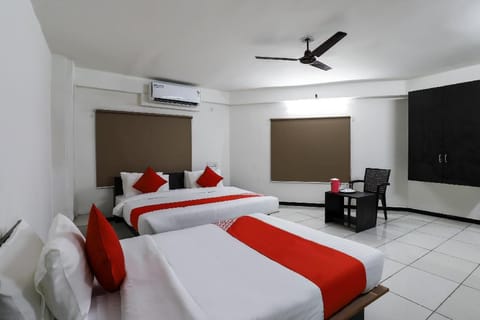 OYO Hotel Tilak Hotel in Gujarat