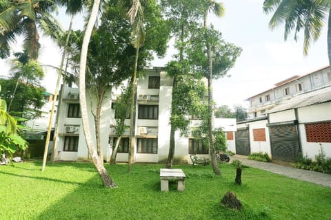 OYO 42127 Thomsun Garden Hotel in Kochi