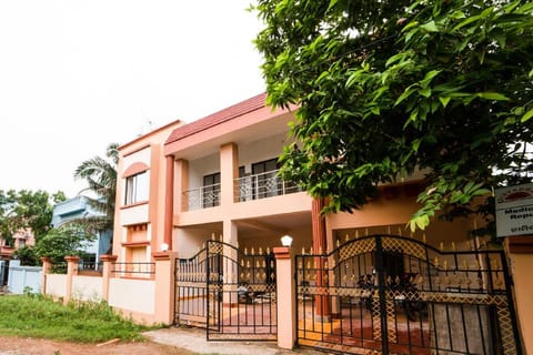 OYO HOME 81551 Pleasant stay near Airport Bed and Breakfast in Bhubaneswar