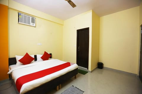 OYO OM Residency Hotel in Noida