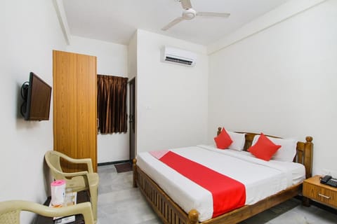 OYO Virasat Shaheed Path Inn Near Phoenix Palassio Hotel in Lucknow