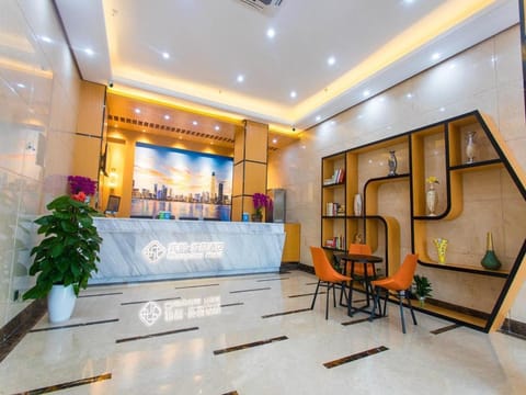 Chonpines Hotel Shenzhen Gongming  Honghuashan Metro Station Vacation rental in Shenzhen