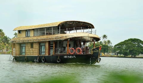 alleppey Houseboat 8301017000 Vacation rental in Alappuzha