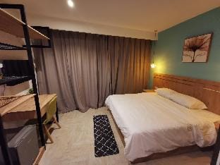 (New) Cozy Suite@Empire City(Self check in) Condo in Petaling Jaya