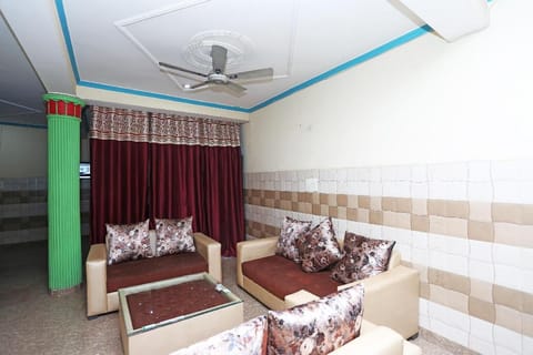 OYO Star Inn Near Ambience Mall Hotel in Gurugram