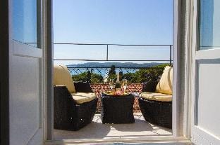 Arena & Sea View Luxury Residence Condo in Pula