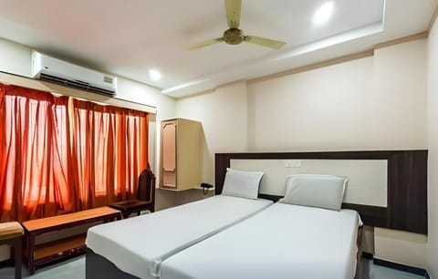 OYO Flagship Santhi Grand Vacation rental in Vijayawada