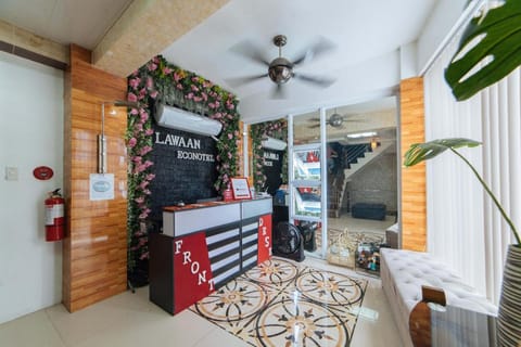 RedDoorz@Lawaan Roxas City Vacation rental in Central Visayas