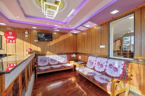 Flagship 75947 Hotel Rainforest Thalayathimund Vacation rental in Ooty