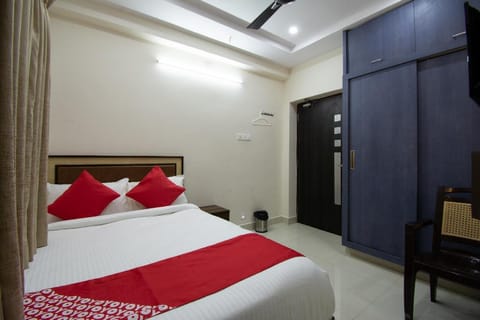 OYO 46991 Sk7 Service Apartments Hotel in Vijayawada