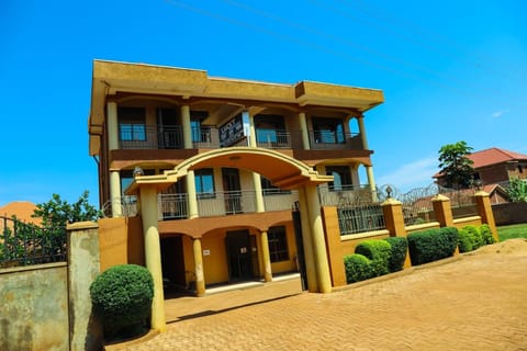 Lucky Guest House Hotel in Uganda