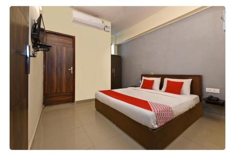 Flagship Greenfield colony Vacation rental in Noida