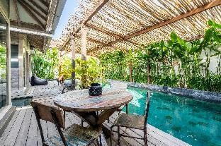 Villa 2 BD Private Pool 450m to Pererenan Beach Chalet in North Kuta