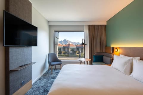 Holiday Inn Express And Suites Queenstown Vacation rental in Queenstown