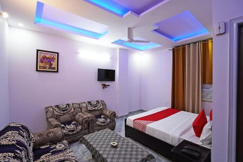 OYO 1 Plus One Hotel Residency Near Nawada Metro Station Hotel in Delhi