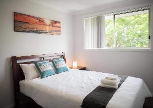 New Luxury 5 Bedroom Duplex Near Olympic Park Vacation rental in Sydney