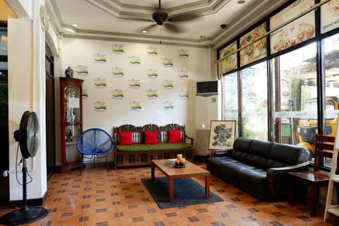 RedDoorz near Maribago Barangay Hall Vacation rental in Lapu-Lapu City