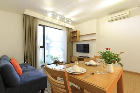 Apartment Pham Huy Thong Vacation rental in Hanoi