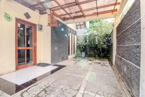 Puspa Sari Villa and Homestay Vacation rental in Batu