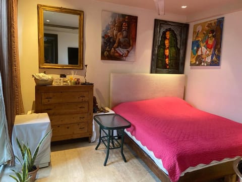 Cameo art house -home stays Vasant Vihar New Delhi Vacation rental in New Delhi